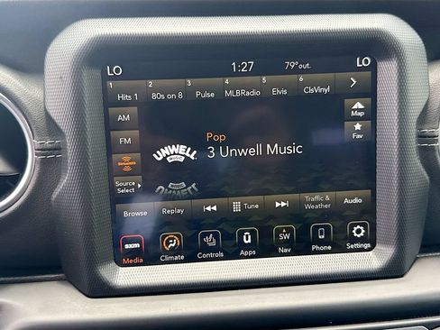 Used 2022 Jeep Wrangler Unlimited Sahara w/ Cold Weather Group AWD/4WD image 16