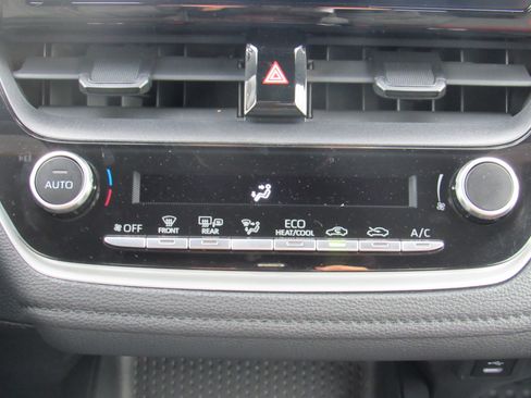 Used 2023 Toyota Corolla SE image 26