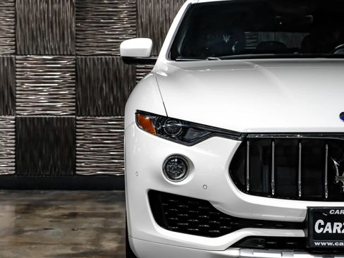 Used 2018 Maserati Levante S GranLusso AWD/4WD image 38