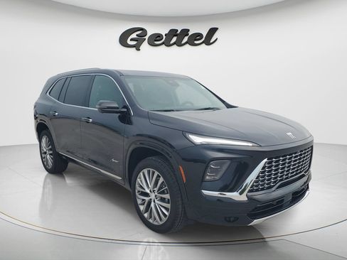 Used 2025 Buick Enclave Avenir FWD image 3