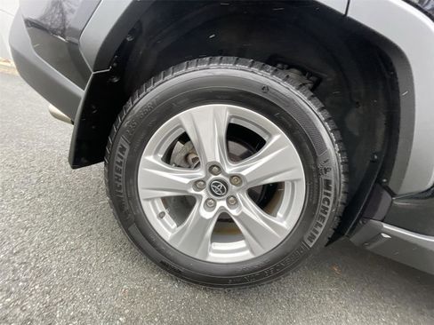 Used 2020 Toyota RAV4 XLE image 24