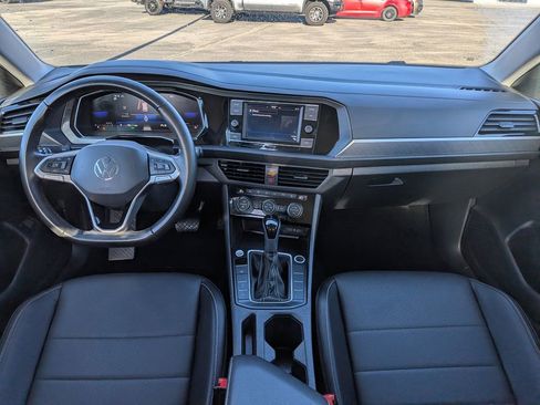 Used 2024 Volkswagen Jetta SE image 14