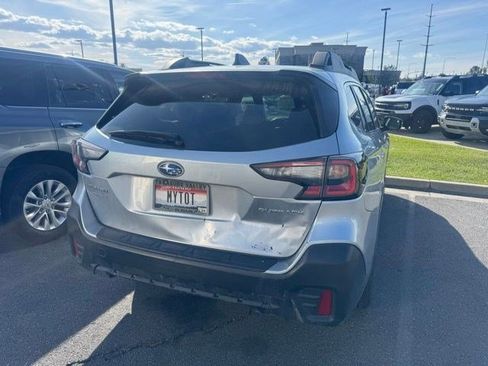 Used 2022 Subaru Outback Premium AWD/4WD image 3