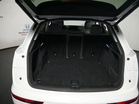 Used 2021 Audi Q5 2.0T Premium w/ Convenience Package image 6