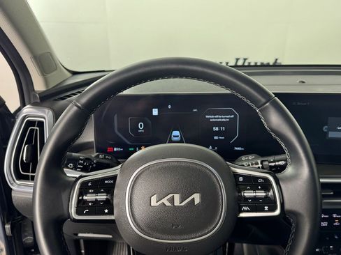 Used 2025 Kia Sorento SX image 23