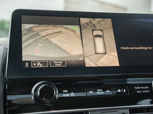 Used 2021 Nissan Armada SL w/ Captain's Chairs Package image 33