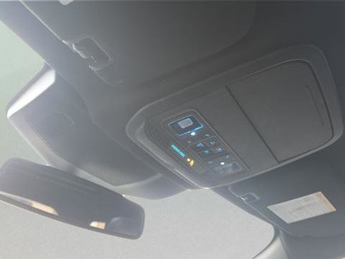 Certified 2023 Ford Explorer ST-Line w/ Class IV Trailer Tow Package image 19