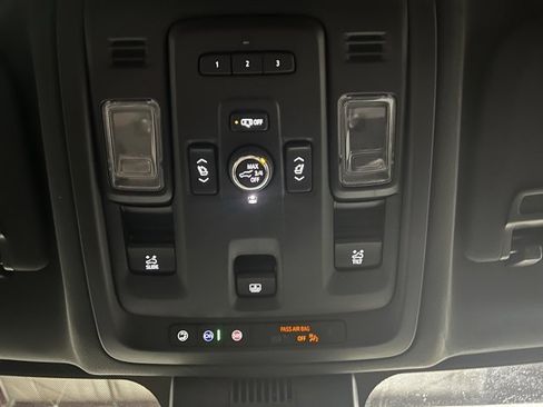 Used 2024 Chevrolet Suburban RST w/ Luxury Package image 18