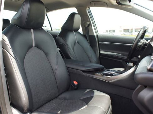 Used 2023 Toyota Camry XSE image 21