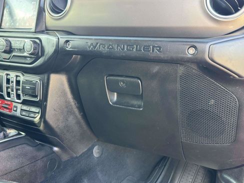 Used 2018 Jeep Wrangler Unlimited Rubicon AWD/4WD image 59