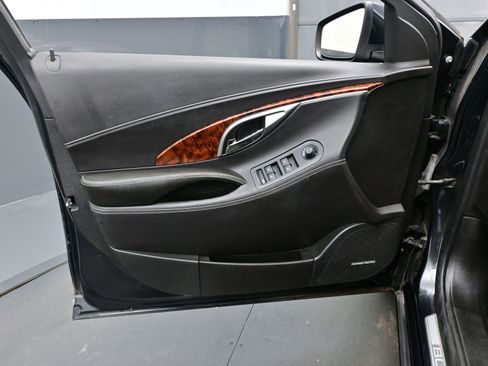 Used 2012 Buick LaCrosse Touring image 9