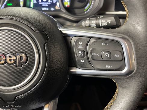 Used 2024 Jeep Wrangler Unlimited Sahara image 30