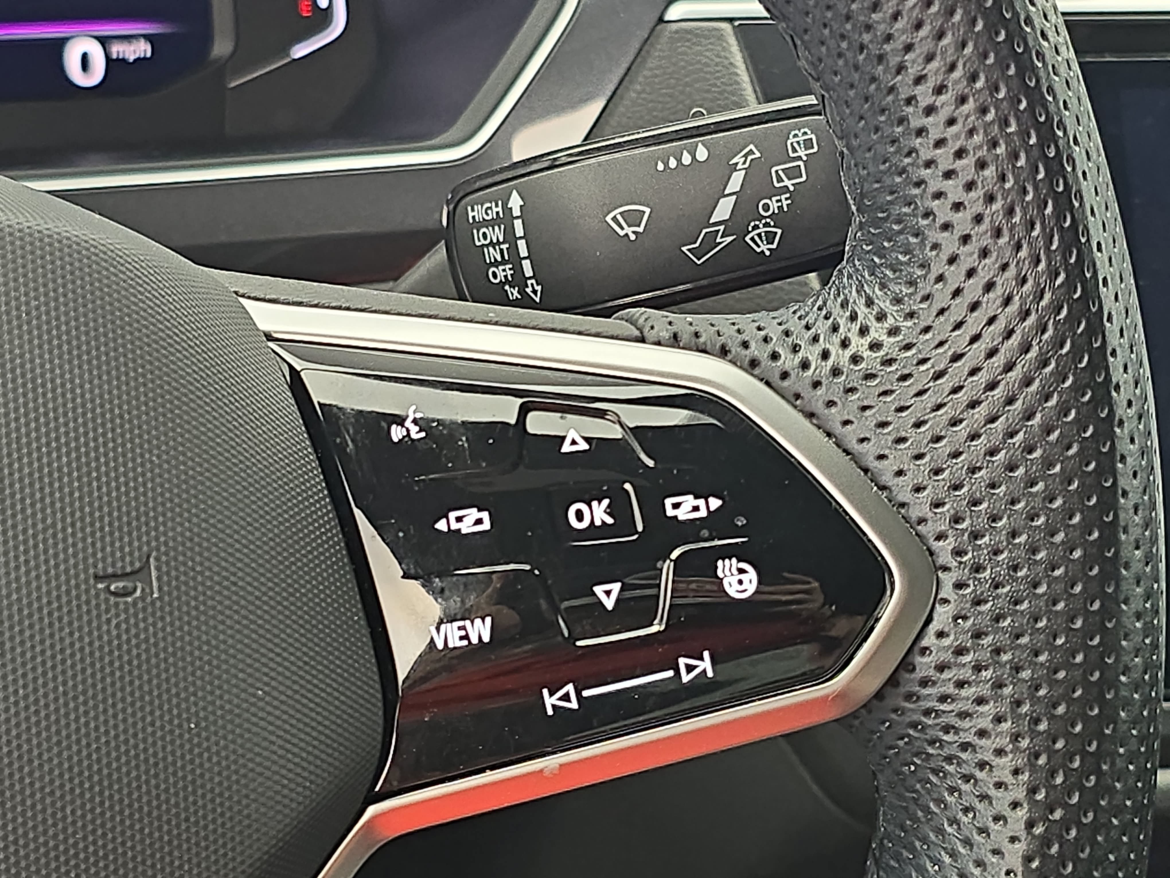 Certified 2024 Volkswagen Tiguan SEL R-Line AWD/4WD image 18
