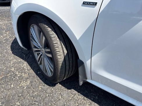 Used 2015 Volkswagen Passat 1.8T Sport FWD image 3