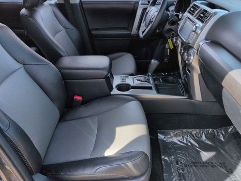 Used 2017 Toyota 4Runner SR5 Premium image 21