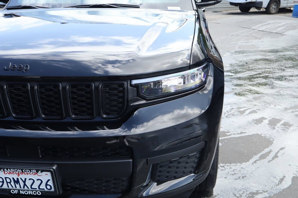 Used 2024 Jeep Grand Cherokee L Altitude RWD image 8