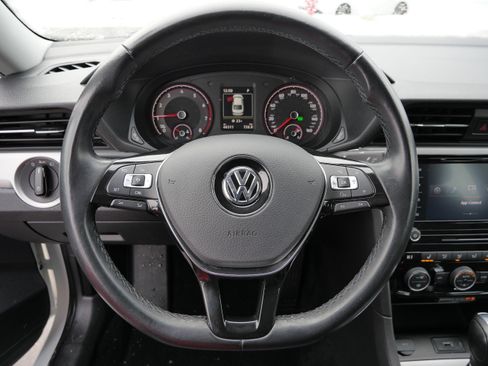 Certified 2020 Volkswagen Passat 2.0T SE image 26