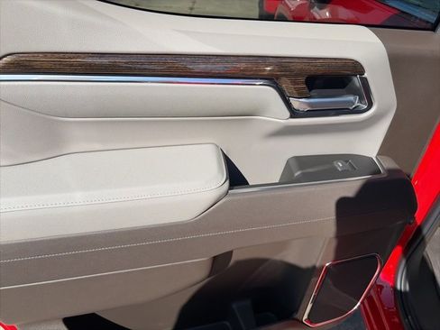 New 2026 GMC Sierra 1500 SLE w/ Preferred Package image 12