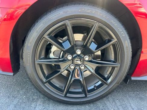 Used 2017 Ford Mustang GT Premium w/ Black Accent Package RWD image 6