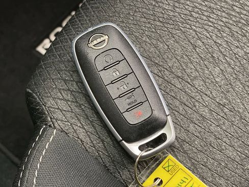 Used 2025 Nissan Rogue SV image 29