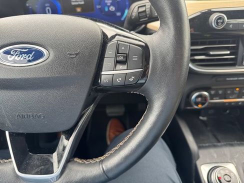 Used 2021 Ford Escape Titanium w/ Titanium Elite Package AWD/4WD image 19