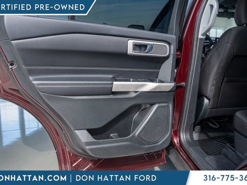 Certified 2022 Ford Explorer XLT w/ Class IV Trailer Tow Package AWD/4WD image 19