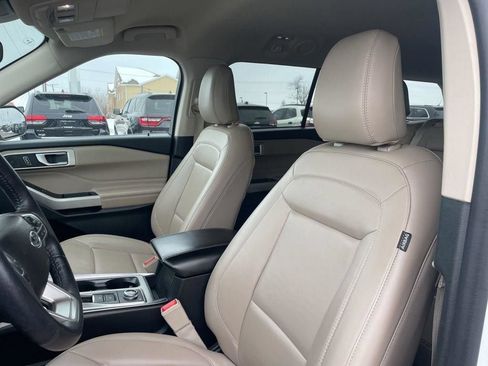 Used 2023 Ford Explorer XLT w/ Equipment Group 202A AWD/4WD image 19