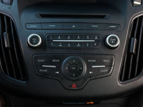 Used 2016 Ford Focus SE FWD image 34