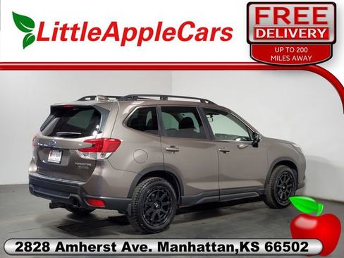 Used 2022 Subaru Forester Limited image 32