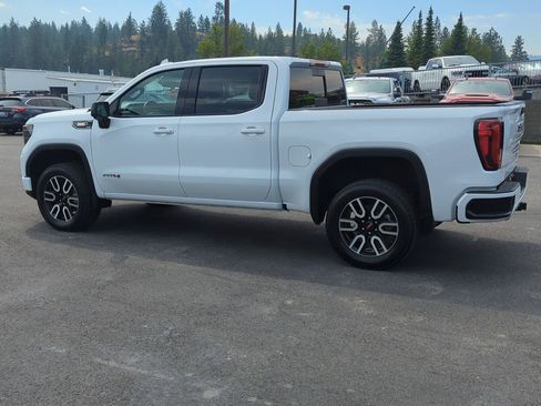Used 2025 GMC Sierra 1500 AT4 w/ AT4 Preferred Package AWD/4WD image 4