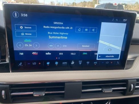 Used 2025 Lincoln Corsair FWD w/ Equipment Group 101A image 14