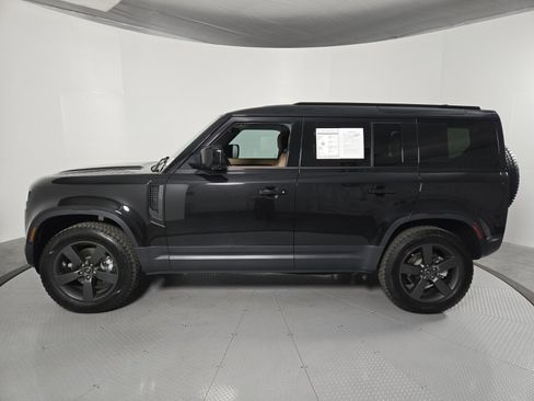 Used 2025 Land Rover Defender 110 S image 8