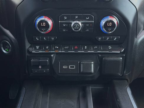 Used 2021 GMC Sierra 2500 AT4 w/ AT4 Premium Plus Package AWD/4WD image 22