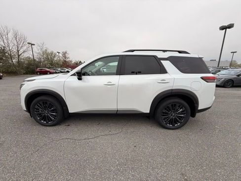 New 2026 Nissan Pathfinder SL w/ SL Premium Package AWD/4WD image 8