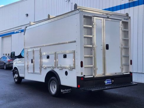 Used 2022 Chevrolet Express 3500 w/ Power Convenience Package RWD image 3