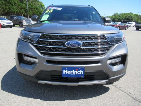 Used 2023 Ford Explorer XLT w/ Equipment Group 202A AWD/4WD image 6