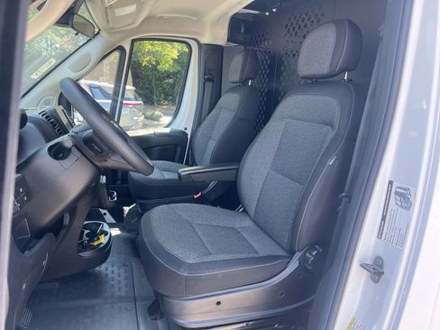 Used 2025 RAM ProMaster 2500 w/ U-Haul Equipment Group FWD image 15