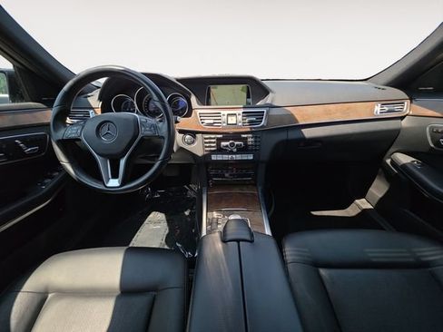 Used 2014 Mercedes-Benz E 350 4MATIC Sedan image 10