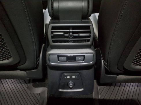 New 2025 Audi Q4 e-tron Premium Plus AWD/4WD image 9