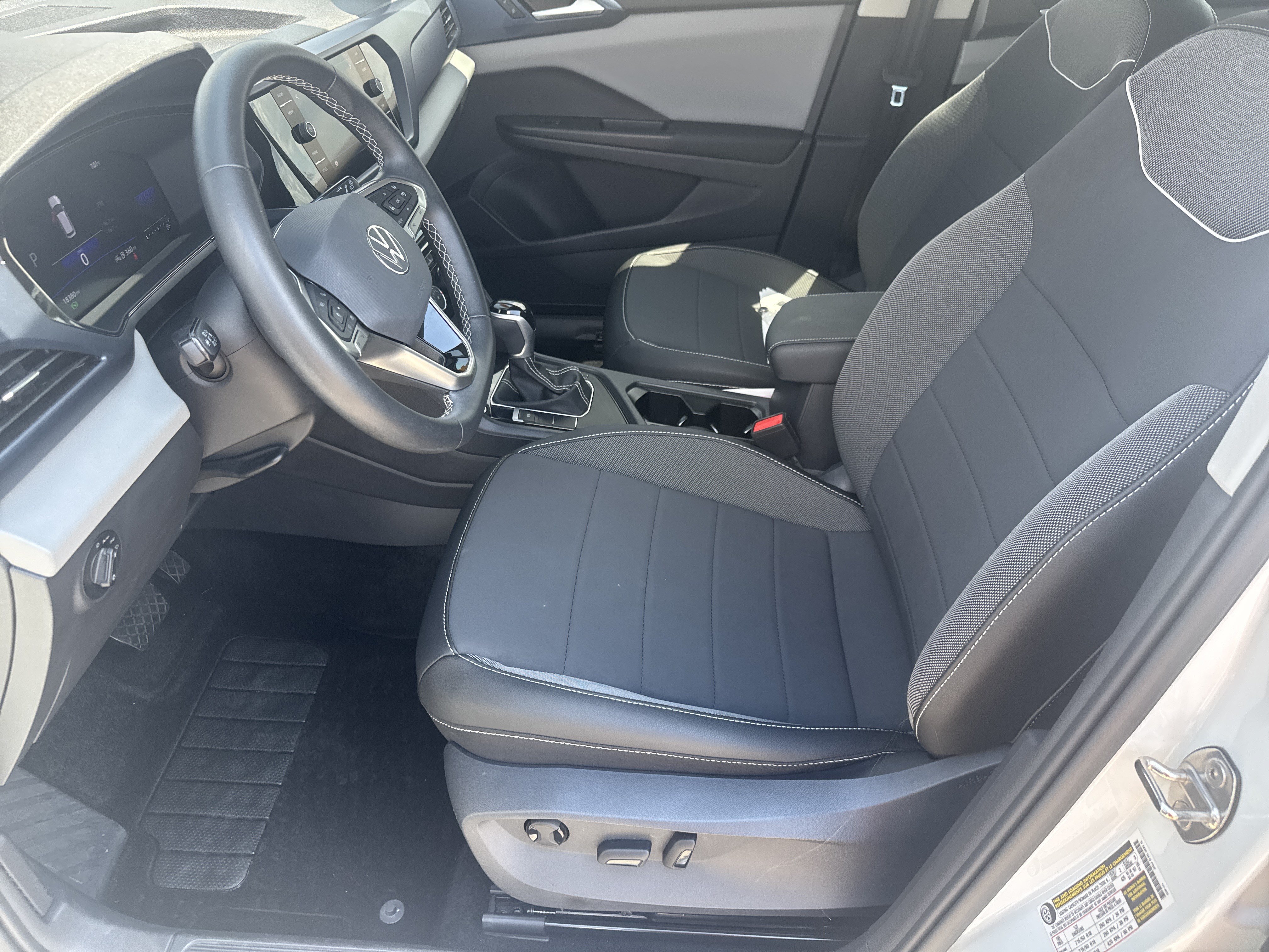 Certified 2023 Volkswagen Taos SE FWD image 5