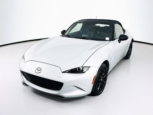 Used 2019 MAZDA MX-5 Miata Sport w/ I-ACTIVSENSE Sport Package RWD image 3