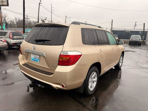 Used 2010 Toyota Highlander SE image 6