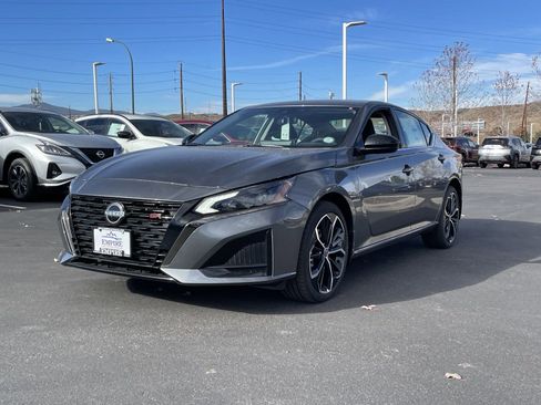 New 2025 Nissan Altima 2.5 SR w/ SR Premium Package image 4