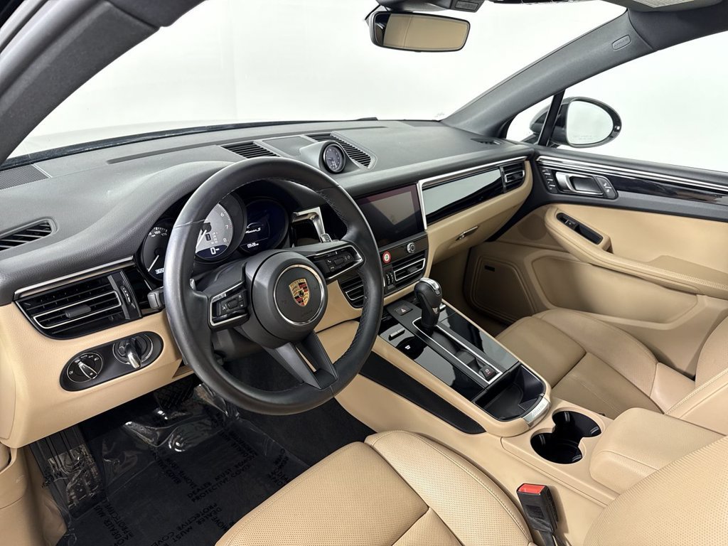 Certified 2024 Porsche Macan S w/ Premium Plus Package AWD/4WD image 4