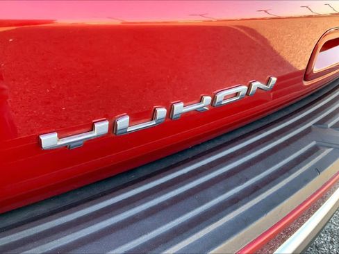 Used 2023 GMC Yukon XL Denali w/ Advanced Technology Package image 10