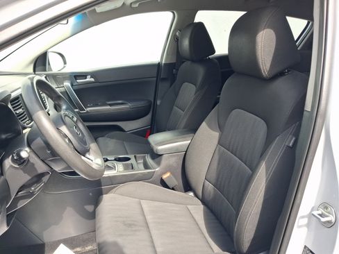 Used 2020 Kia Sportage LX AWD/4WD image 9