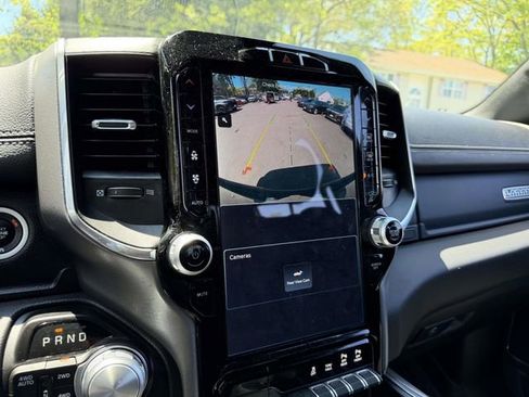 Used 2024 RAM 1500 Laramie AWD/4WD image 31