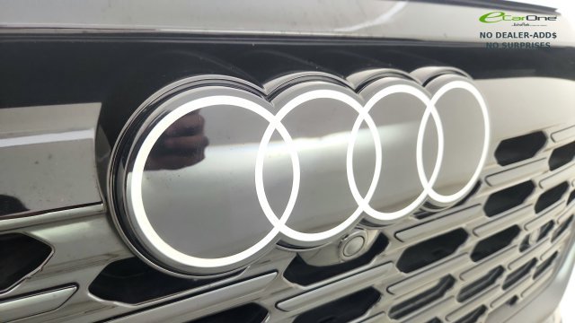 Used 2024 Audi Q8 e-tron Premium AWD/4WD image 30