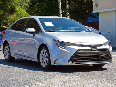 Used 2024 Toyota Corolla LE FWD image 8