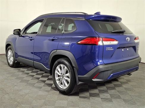 Used 2022 Toyota Corolla Cross LE image 8